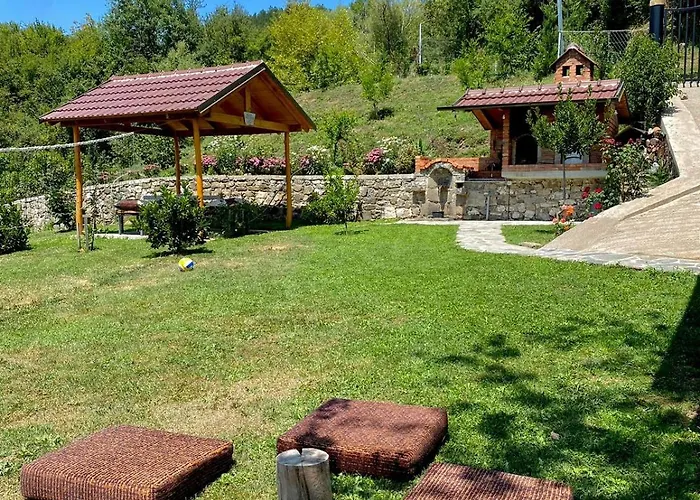 Laci * Tirana